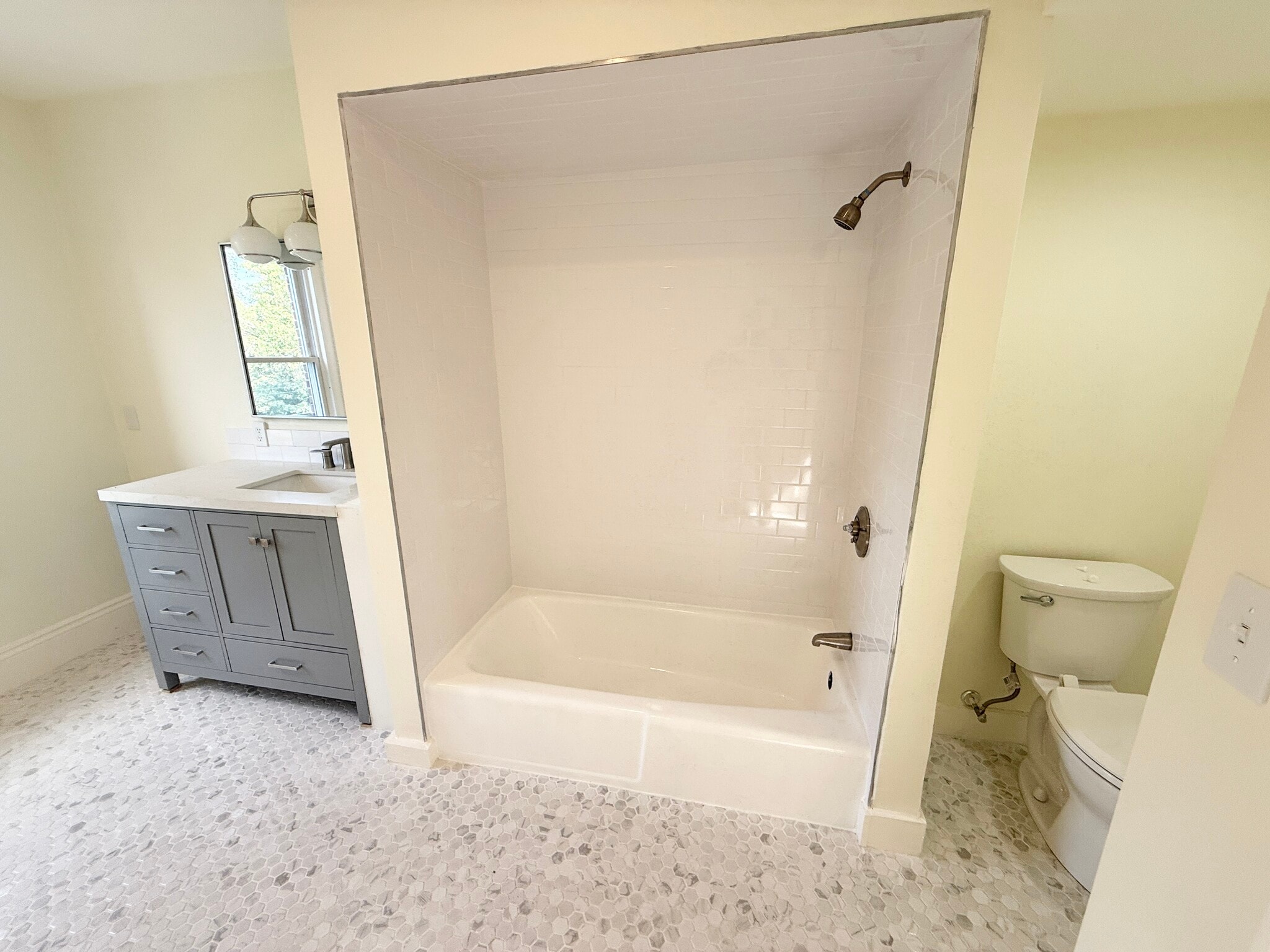 Building Photo - 1726 Beacon St