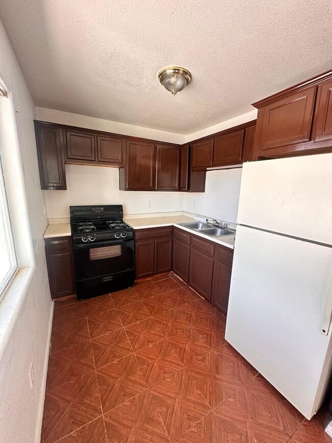 Building Photo - 12842 Galsworthy Way