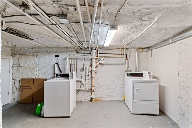 Building Photo - 62 W Cedar St