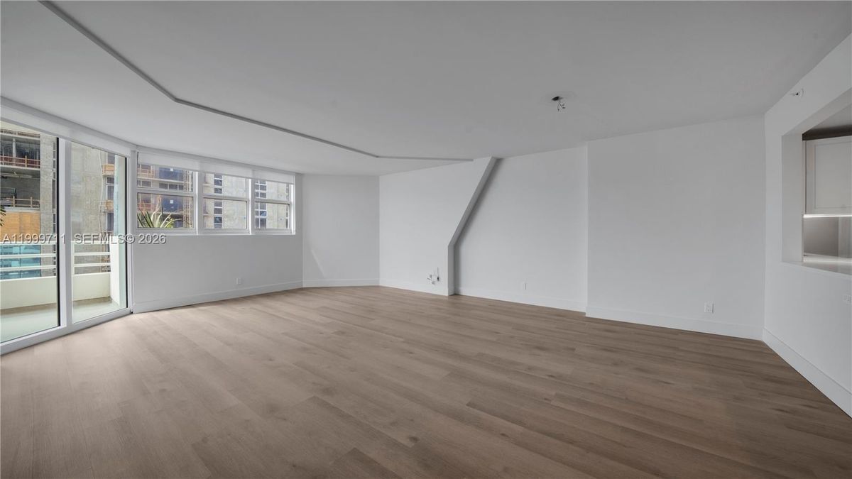 Building Photo - 555 NE 34th St