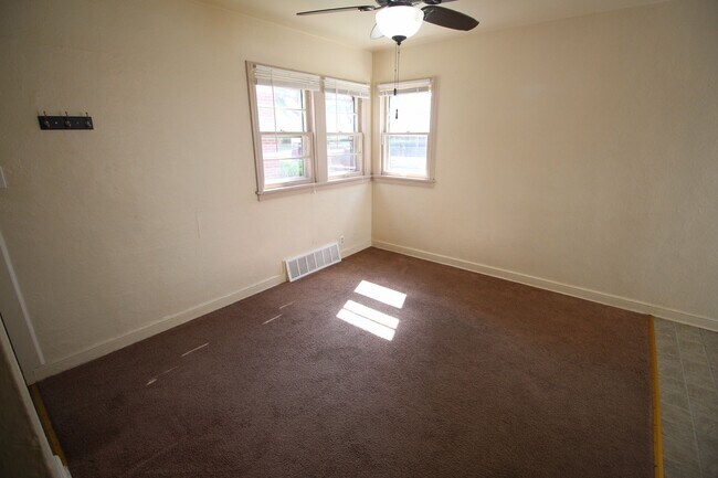 Building Photo - COMING SOON! Charming Bayview Haven: Affor...