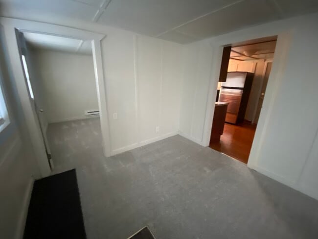 Building Photo - 118 7th St