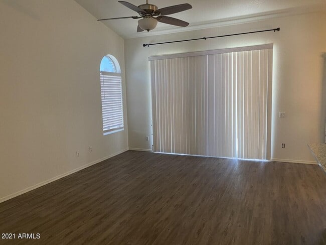 Building Photo - 525 W Candlewood Ln