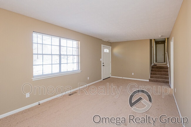 Building Photo - 504 Roselle Ln