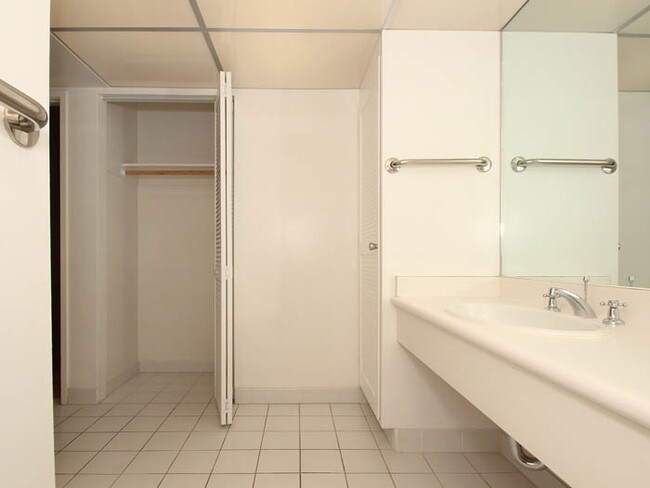 Building Photo - 431 Dinahs Ct