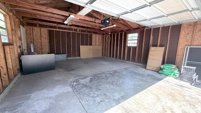 Building Photo - 555 S Ruston Ave