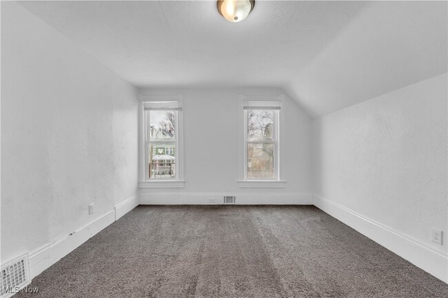 Building Photo - 9618 Willard Ave