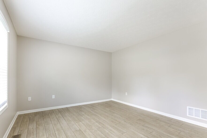 Building Photo - 11 Meadow Way SW