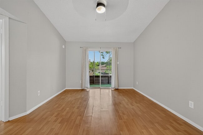 Building Photo - 10555 Turtlewood Ct