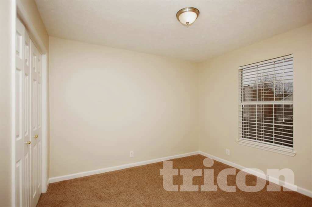 Building Photo - 2041 Glastonbury Dr