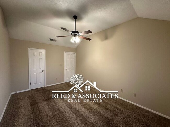 Building Photo - 3 Bedroom w/ fenced yard in Raleigh