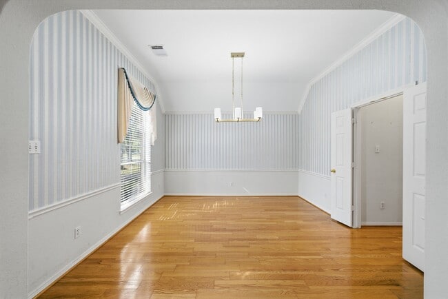 Building Photo - 23722 Allingham Ln