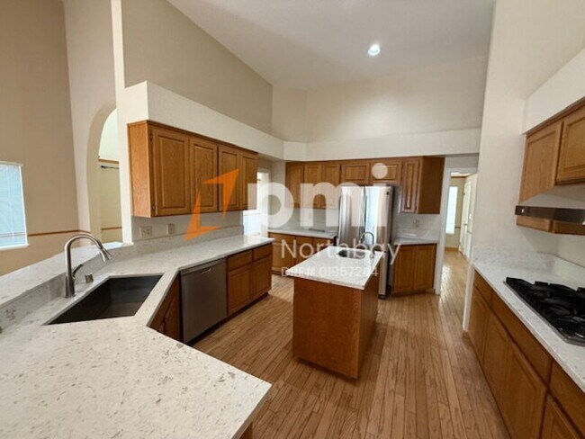 Building Photo - 1918 Orchard View Dr