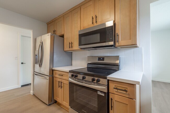 Building Photo - Crowne Pointe Apartment Homes