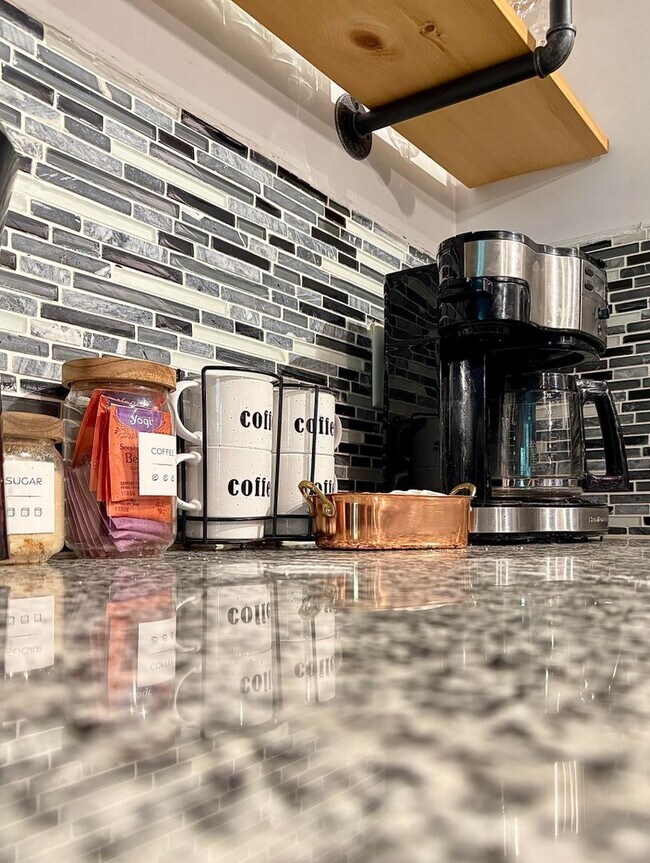 Building Photo - Cozy & Spacious 3BR Townhome in Atlanta