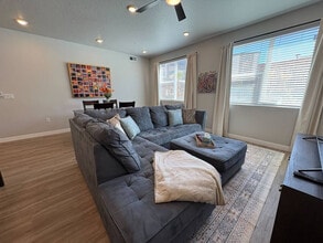 Building Photo - 206 N Chapparell Dr