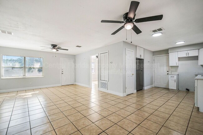 Building Photo - 21 E Celeste St