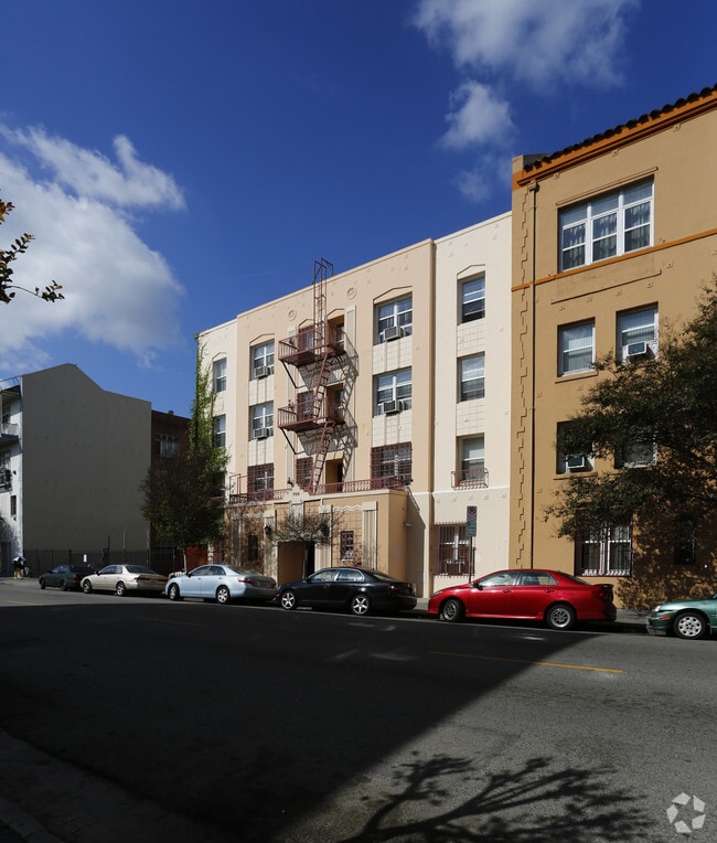 Building Photo - Mariposa Apartments