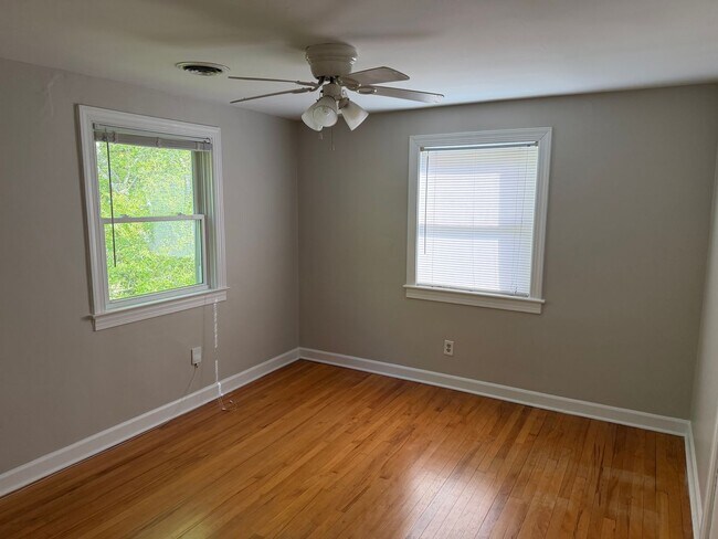 Building Photo - Comfort & Style: 2-Bedroom Raleigh Townhouse