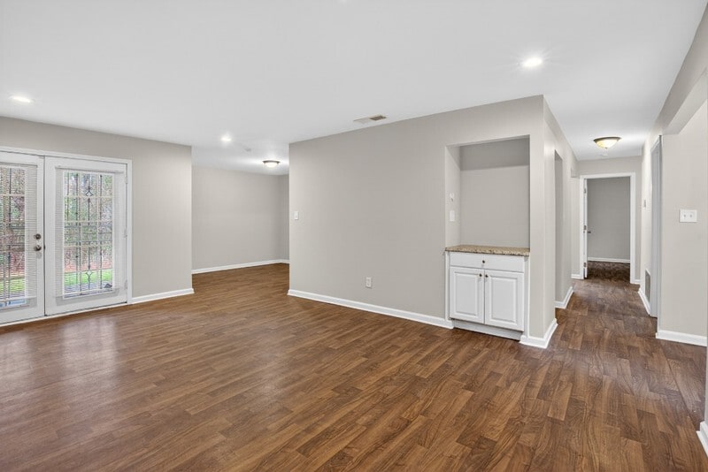 Building Photo - 3575 Oakvale Rd