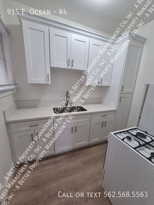 Building Photo - 915 E. Ocean-#4