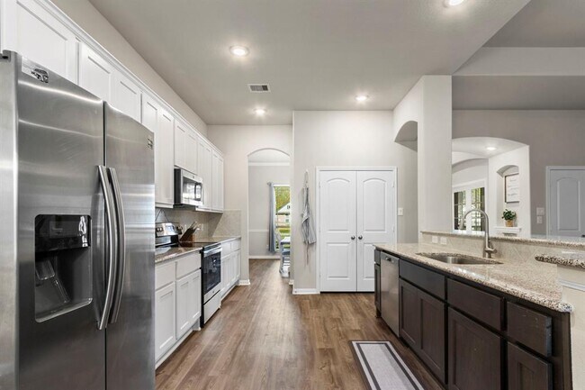 Building Photo - 1433 Rd 66113