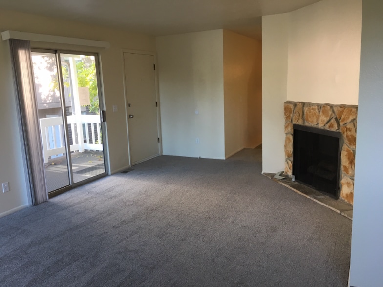 Building Photo - 1792 Gundersen Ln S