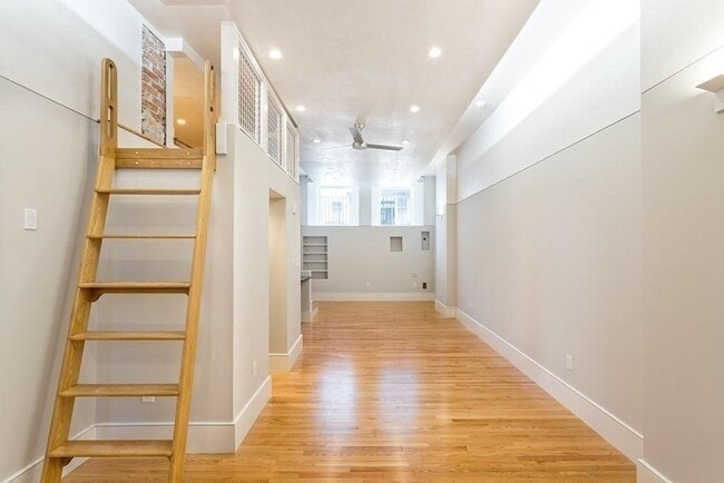 Building Photo - 107 N St