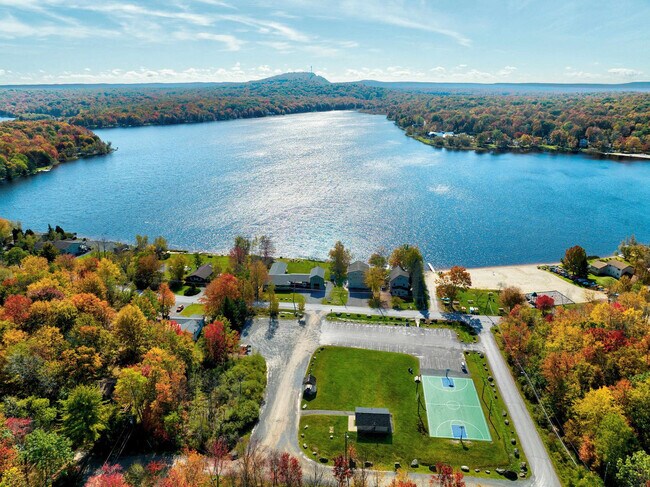 Building Photo - 3145 Ogontz Dr