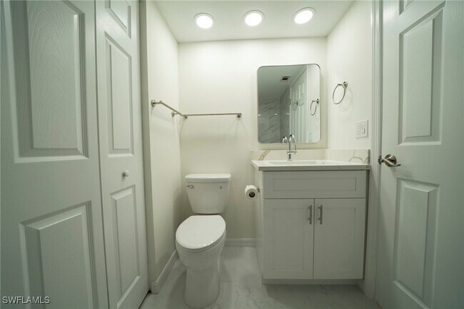 Building Photo - 17455 Overhill Dr