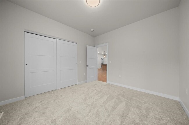 Building Photo - 7404 N Paw St