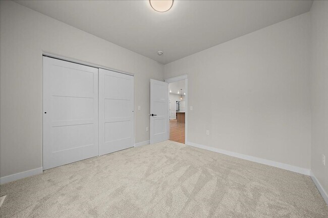 Building Photo - 7404 N Paw St