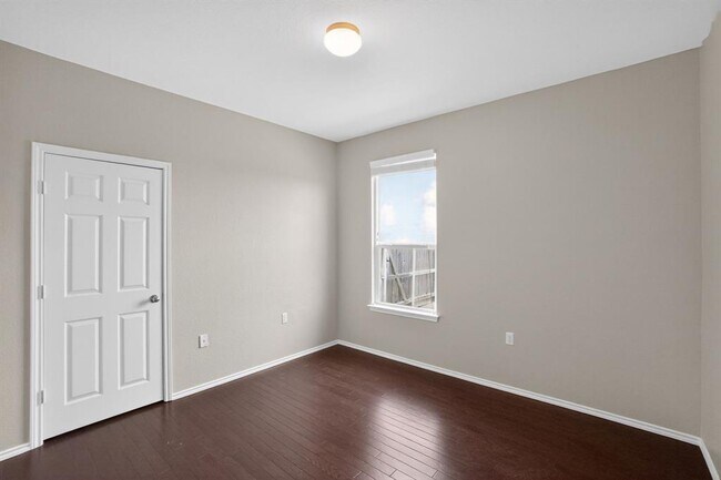 Building Photo - 5816 Minch Rd