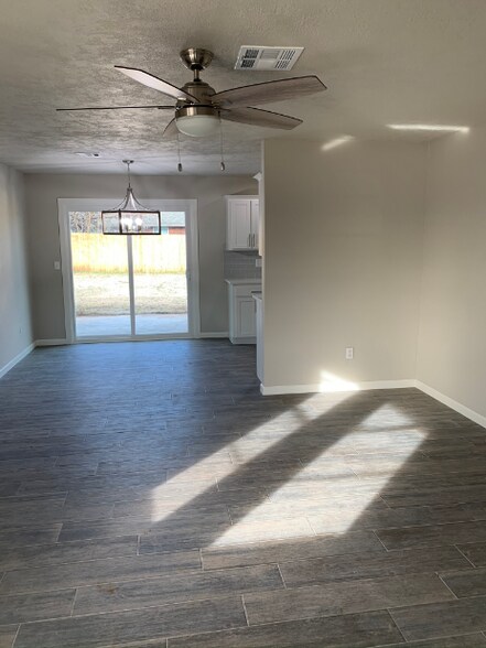 Building Photo - 217 E 30th St