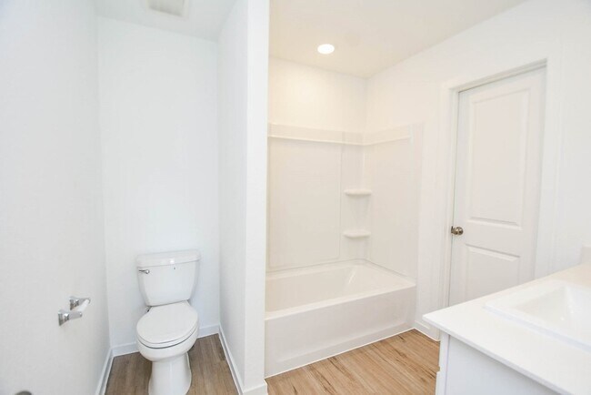 Building Photo - 1542 San Sebastien Dr