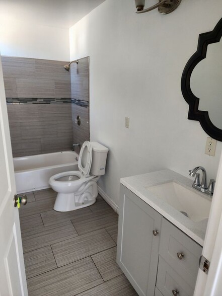 Building Photo - 1459 W 102nd St