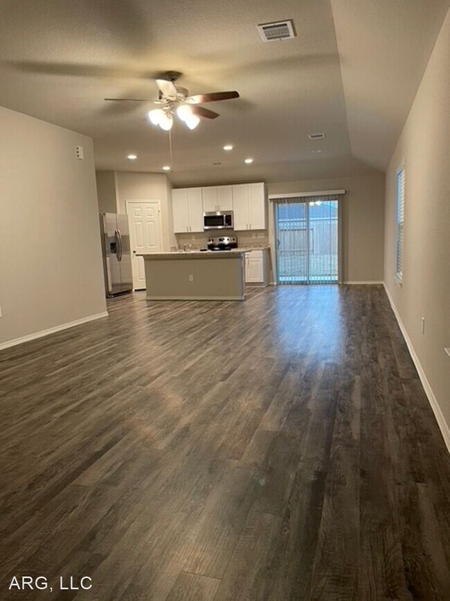 Building Photo - 4 br, 2 bath House - 20839 Acorn Valley Drive