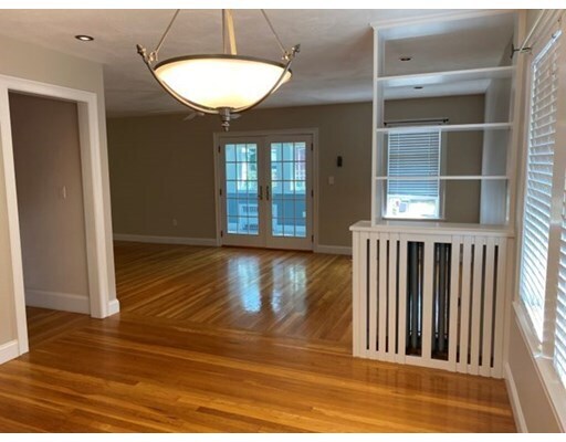 Building Photo - 39 Century St