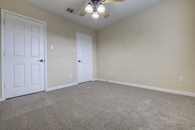 Building Photo - 1400 Middlefield Ct
