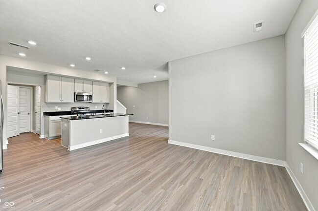 Building Photo - 9599 Beckett St