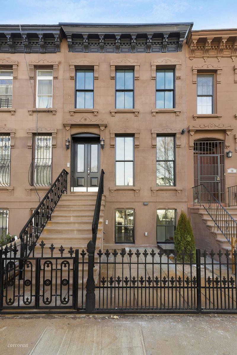 Building Photo - 60 Van Buren St