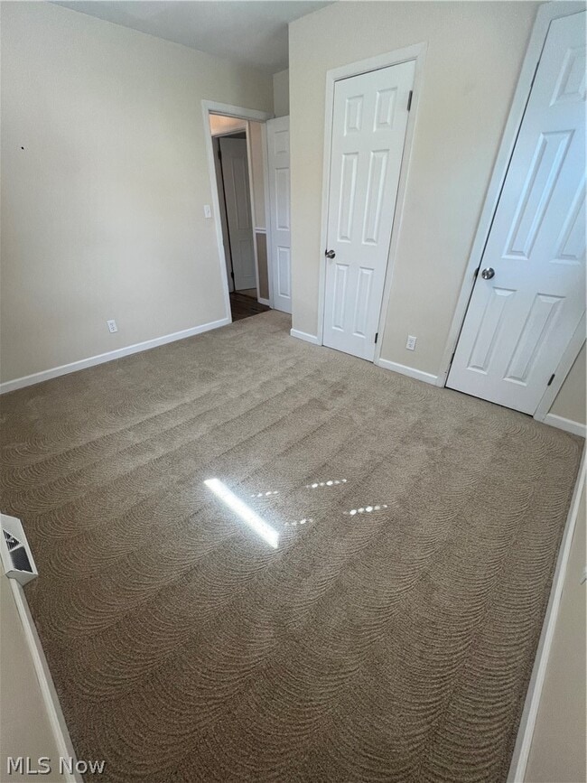 Building Photo - 1945 Chatam St