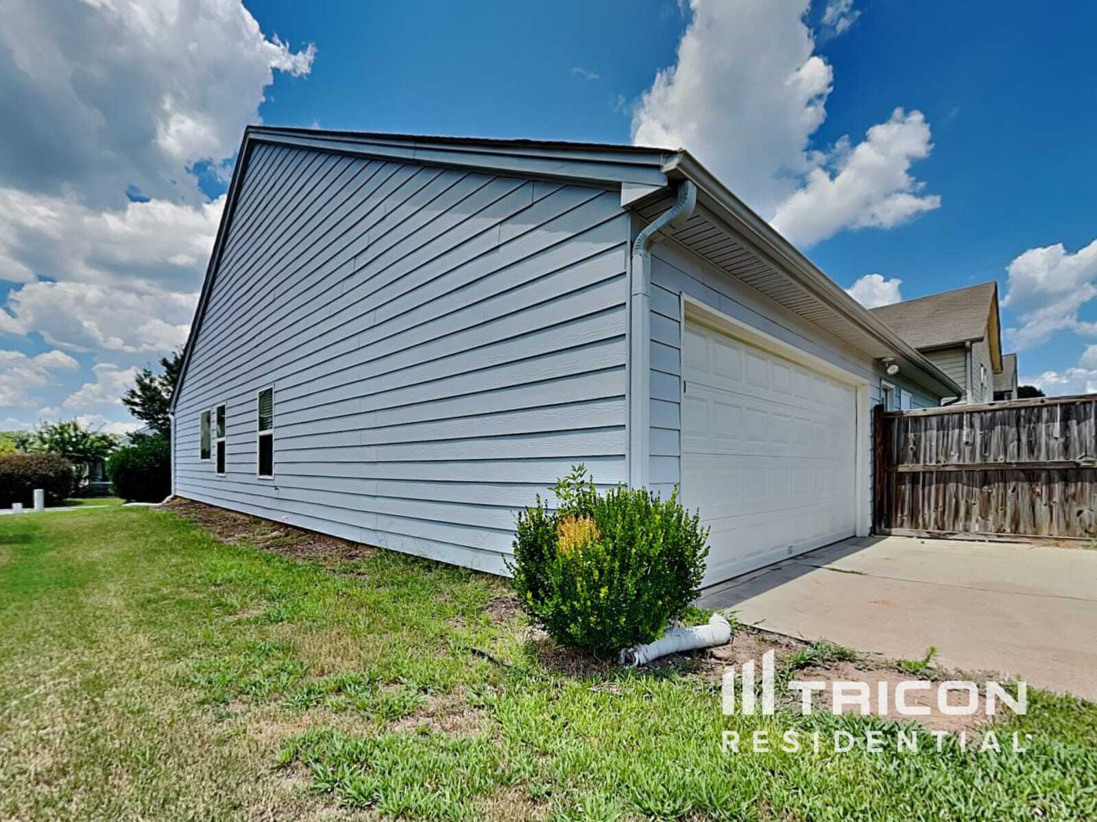 Building Photo - 316 Meadow Vista Ln