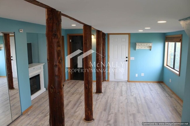 Building Photo - Waterfront Cottage with Views and beach ac...
