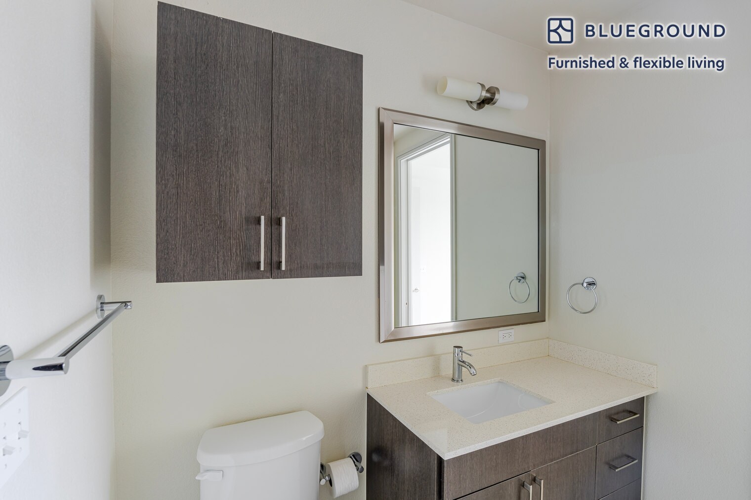 Building Photo - 615 W 7th St