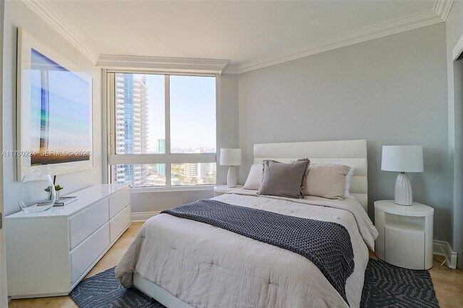 Building Photo - 6365 Collins Ave