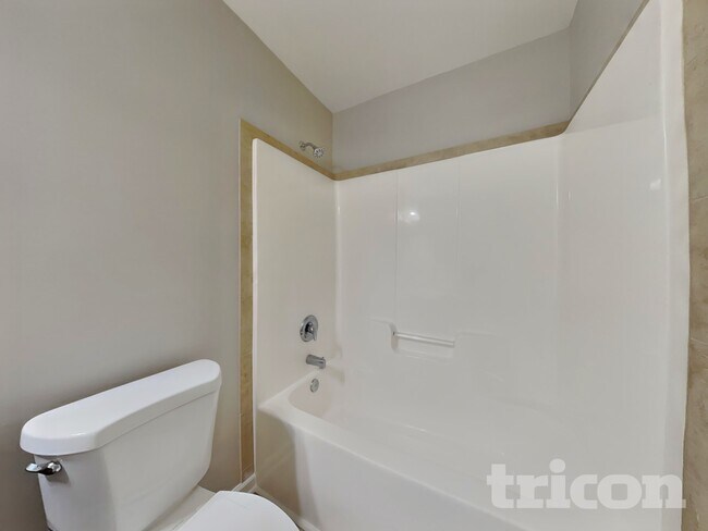 Building Photo - 295 New Castle Ln