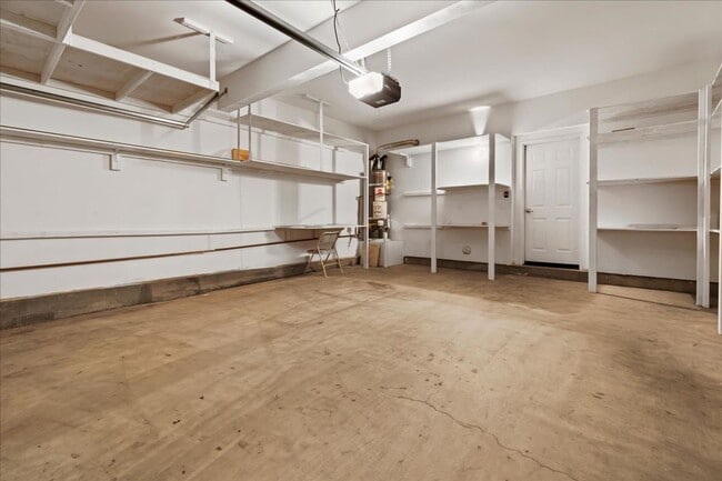 Building Photo - $3,456 - 2 Bed / 2 Bath Stunning Corner Un...