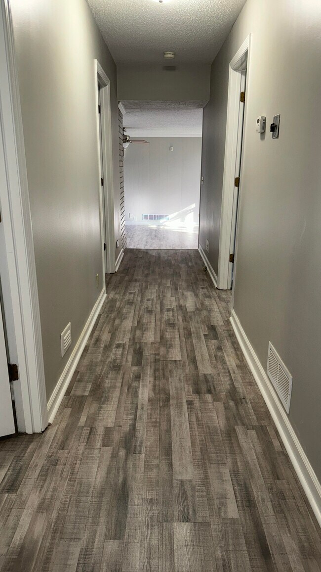 Primary Photo - 160 Cotton Road