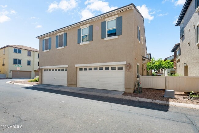 Building Photo - 3647 E Horace Dr